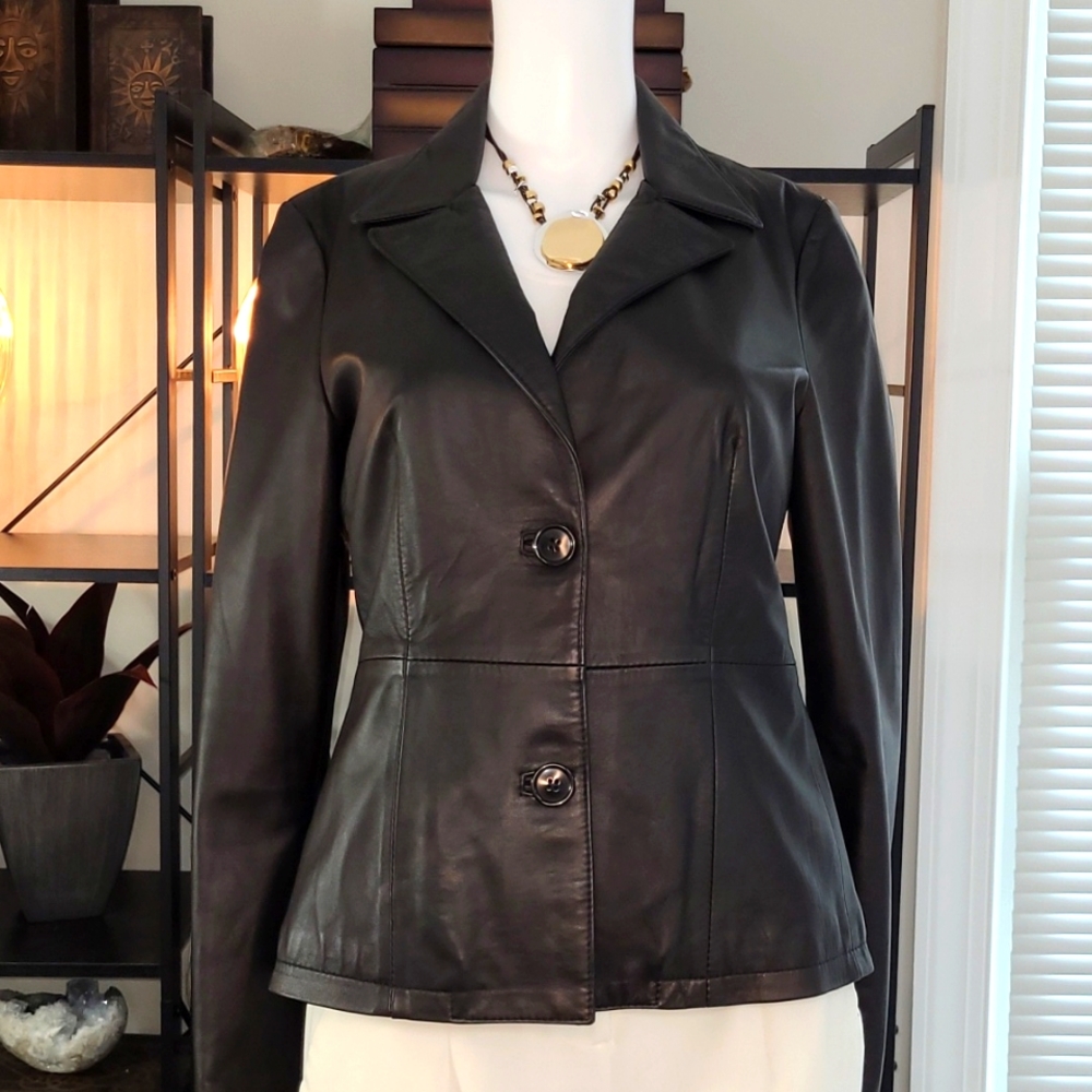 Vintage De Luxe Faux Leather Blazer in Black